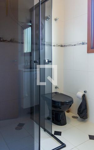 Casa para alugar com 700m², 3 quartos e 6 vagas Casa para alugar com 700m², 3 quartos e 6 vagasBanheiro social