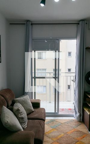 Studio à venda com 28m², 1 quarto e sem vaga Studio à venda com 28m², 1 quarto e sem vagaSala