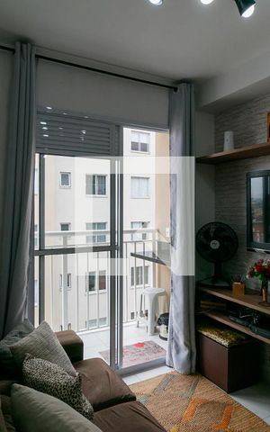 Studio à venda com 28m², 1 quarto e sem vaga Studio à venda com 28m², 1 quarto e sem vagaSala