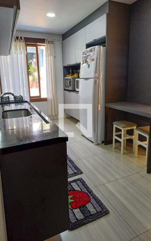 Casa à venda com 120m², 4 quartos e 2 vagas Casa à venda com 120m², 4 quartos e 2 vagasCozinha