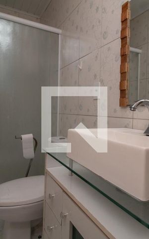 Casa à venda com 370m², 5 quartos e 2 vagas Casa à venda com 370m², 5 quartos e 2 vagasBanheiro