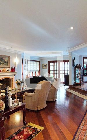 Casa de condomínio à venda com 700m², 4 quartos e 4 vagasSala