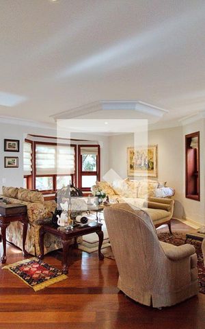 Casa de condomínio à venda com 700m², 4 quartos e 4 vagasSala