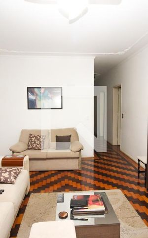 Casa à venda com 147m², 2 quartos e 4 vagas Casa à venda com 147m², 2 quartos e 4 vagasSala