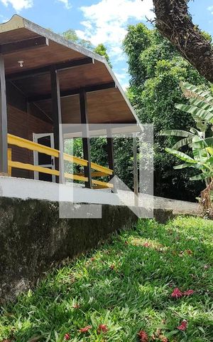Casa para alugar com 280m², 3 quartos e 2 vagas Casa para alugar com 280m², 3 quartos e 2 vagasFachada