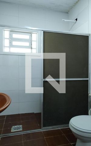 Casa para alugar com 280m², 3 quartos e 2 vagas Casa para alugar com 280m², 3 quartos e 2 vagasBanheiro