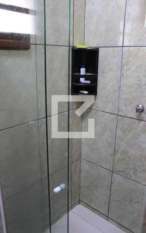 Casa à venda com 400m², 4 quartos e 5 vagasBanheiro da Suíte Casa principal