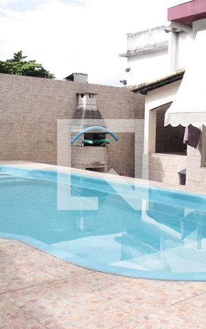 Casa à venda com 400m², 4 quartos e 5 vagasPiscina