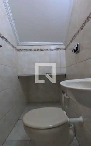 Casa à venda com 110m², 2 quartos e 2 vagasLavabo
