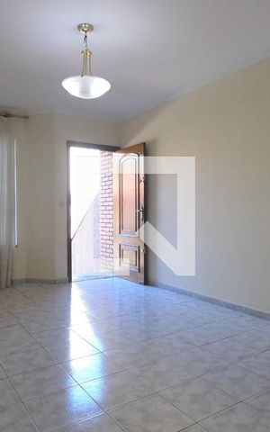 Casa à venda com 110m², 2 quartos e 2 vagasSala