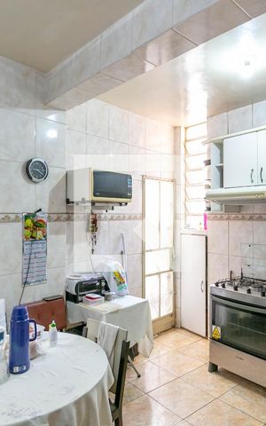Casa à venda com 279m², 3 quartos e 1 vaga Casa à venda com 279m², 3 quartos e 1 vagaCozinha