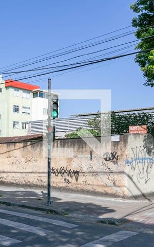 Casa à venda com 279m², 3 quartos e 1 vaga Casa à venda com 279m², 3 quartos e 1 vagaFachada