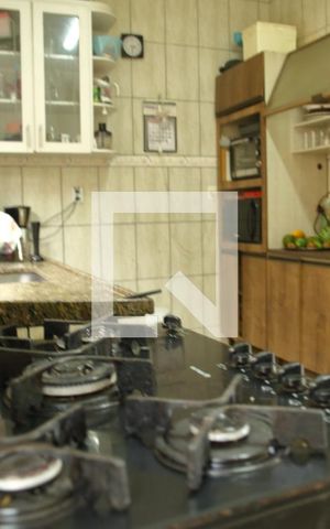 Casa à venda com 180m², 6 quartos e 3 vagasCozinha 