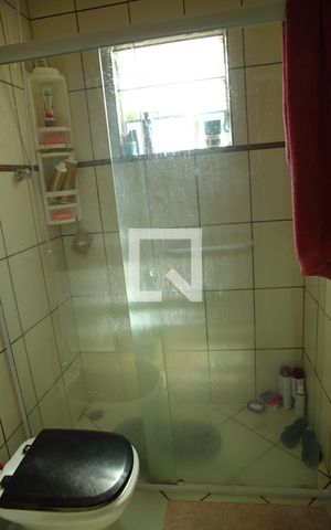 Casa à venda com 180m², 6 quartos e 3 vagasBanheiro da Suíte 