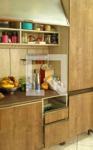 Casa à venda com 180m², 6 quartos e 3 vagasCozinha 