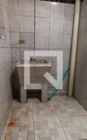Casa para alugar com 55m², 2 quartos e 1 vagaÁrea de Serviço