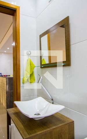 Casa à venda com 312m², 6 quartos e 6 vagas Casa à venda com 312m², 6 quartos e 6 vagasBanheiro