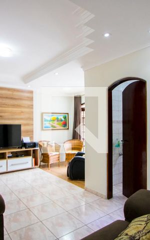 Casa à venda com 312m², 6 quartos e 6 vagas Casa à venda com 312m², 6 quartos e 6 vagasCasa 2 - Sala