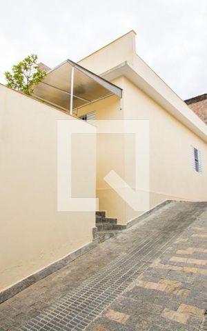 Casa à venda com 312m², 6 quartos e 6 vagas Casa à venda com 312m², 6 quartos e 6 vagasQuintal