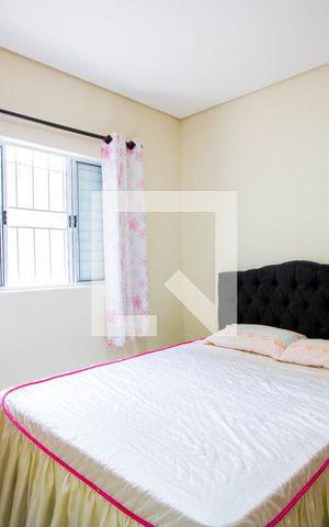 Casa à venda com 312m², 6 quartos e 6 vagas Casa à venda com 312m², 6 quartos e 6 vagasQuarto