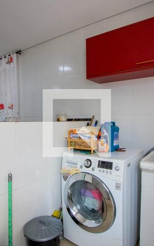 Casa à venda com 312m², 6 quartos e 6 vagas Casa à venda com 312m², 6 quartos e 6 vagasÁrea de Serviço