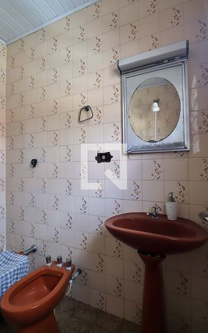 Casa à venda com 146m², 2 quartos e 2 vagasBanheiro