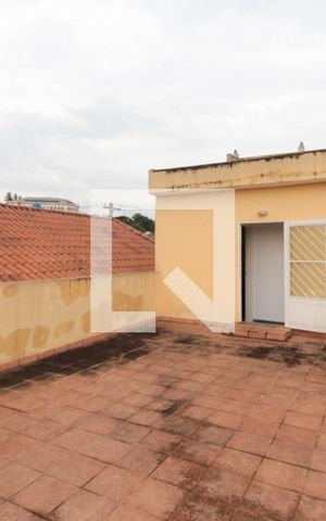 Casa à venda com 340m², 5 quartos e 8 vagas Casa à venda com 340m², 5 quartos e 8 vagasTerraço