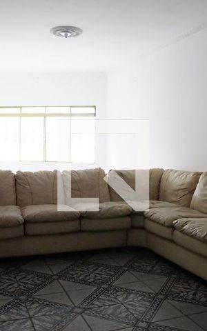 Casa à venda com 370m², 4 quartos e 2 vagasSala