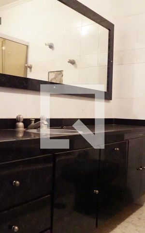 Casa à venda com 370m², 4 quartos e 2 vagasBanheiro