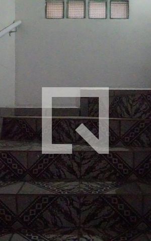 Casa à venda com 370m², 4 quartos e 2 vagasEscada