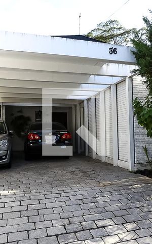 Casa para alugar com 240m², 4 quartos e 4 vagas Casa para alugar com 240m², 4 quartos e 4 vagasGaragem