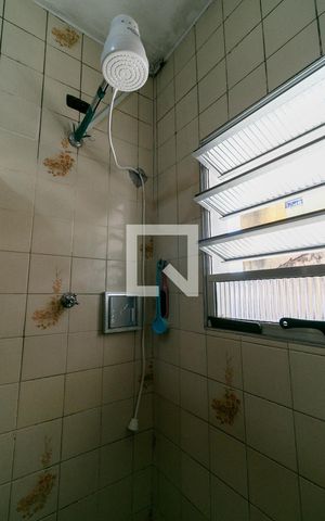 Casa à venda com 230m², 5 quartos e 1 vaga Casa à venda com 230m², 5 quartos e 1 vagaBanheiro