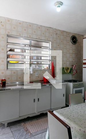 Casa à venda com 230m², 5 quartos e 1 vaga Casa à venda com 230m², 5 quartos e 1 vagaCozinha