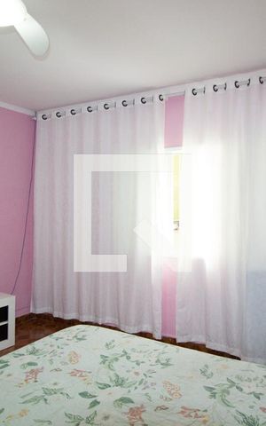 Casa à venda com 142m², 3 quartos e 7 vagasQuarto 2