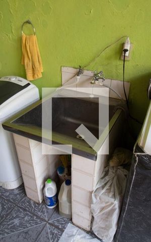 Casa à venda com 142m², 3 quartos e 7 vagasLavanderia