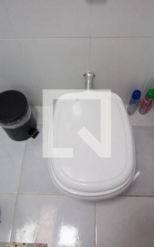 Casa à venda com 142m², 3 quartos e 7 vagasBanheiro da Suíte 