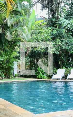Casa de condomínio para alugar com 500m², 5 quartos e 6 vagas Casa de condomínio para alugar com 500m², 5 quartos e 6 vagasPiscina