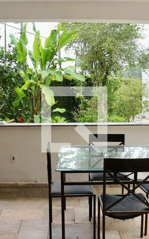 Casa de condomínio para alugar com 500m², 5 quartos e 6 vagas Casa de condomínio para alugar com 500m², 5 quartos e 6 vagasChurrasqueira