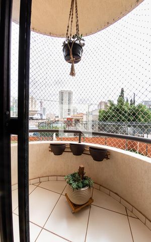 Apartamento à venda com 65m², 3 quartos e 1 vaga Apartamento à venda com 65m², 3 quartos e 1 vagaVaranda