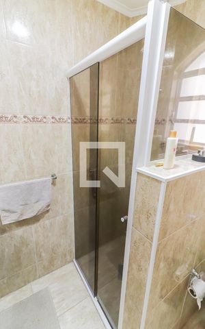 Casa à venda com 125m², 4 quartos e 2 vagas Casa à venda com 125m², 4 quartos e 2 vagasBanheiro 2