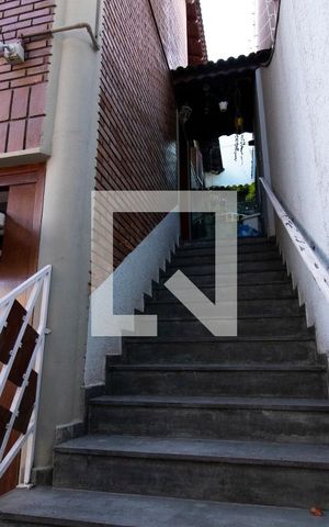 Casa à venda com 387m², 4 quartos e 4 vagasEscada Externa