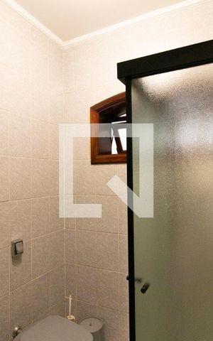 Casa à venda com 387m², 4 quartos e 4 vagasQuarto Serviço - Suíte