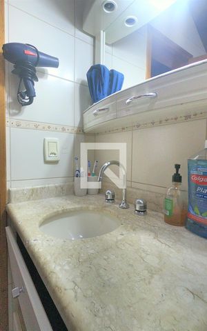 Casa de condomínio à venda com 250m², 4 quartos e 2 vagasBanheiro Suíte 2