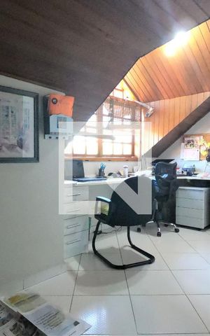 Casa de condomínio à venda com 250m², 4 quartos e 2 vagasSuíte 2