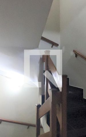 Casa de condomínio à venda com 250m², 4 quartos e 2 vagasCorredor