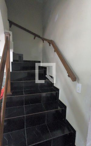 Casa de condomínio à venda com 250m², 4 quartos e 2 vagasSala