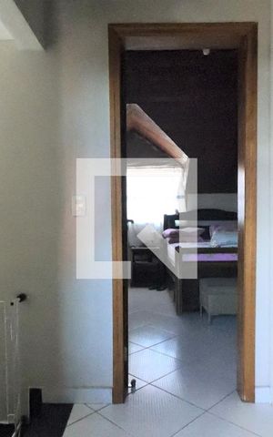 Casa de condomínio à venda com 250m², 4 quartos e 2 vagasCorredor
