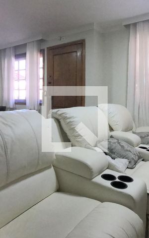 Casa de condomínio à venda com 250m², 4 quartos e 2 vagasSala