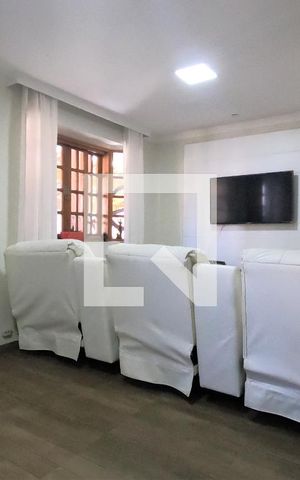 Casa de condomínio à venda com 250m², 4 quartos e 2 vagasSala