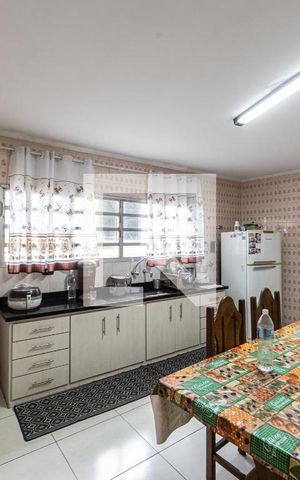 Casa à venda com 220m², 3 quartos e 5 vagas Casa à venda com 220m², 3 quartos e 5 vagasCozinha